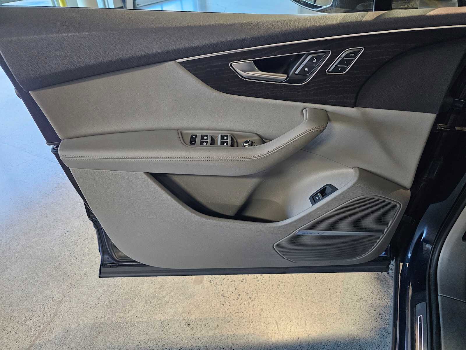 Used 2023 Audi Q7 2.0T Premium Plus w/ Premium Plus Package image 23