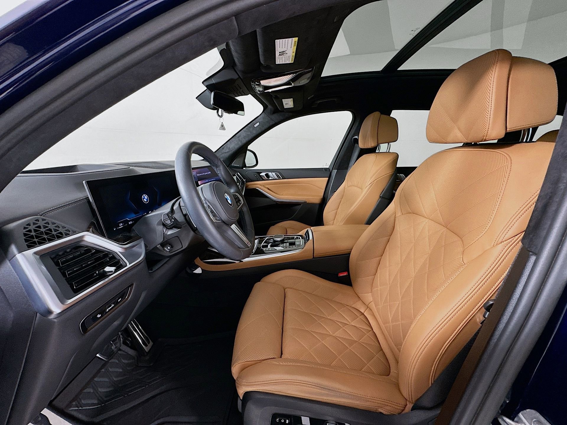 Used 2024 BMW X7 xDrive40i w/ M Sport Package image 22