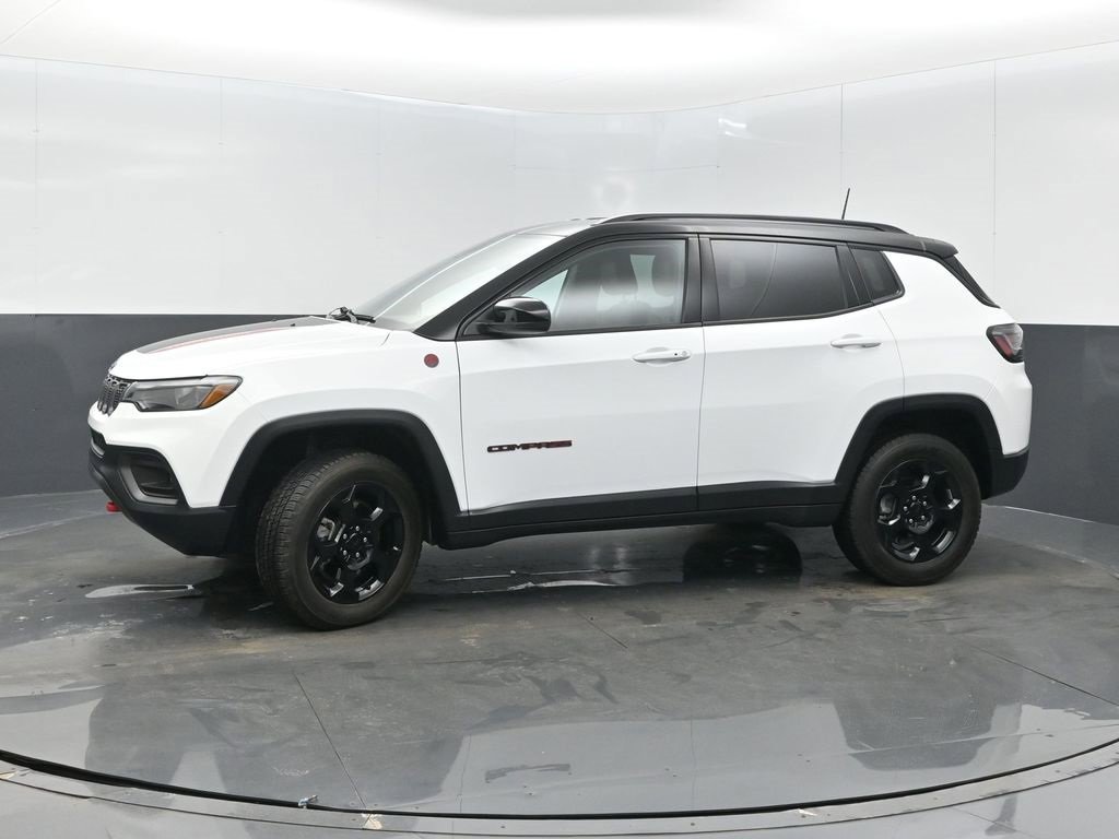 Used 2023 Jeep Compass Trailhawk w/ Trailhawk Elite Group image 4