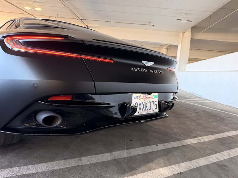 Used 2024 Aston Martin DB12 Coupe RWD image 10