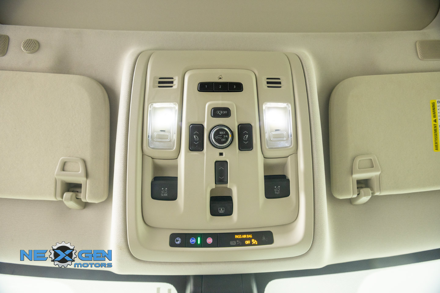 Used 2022 GMC Yukon XL Denali AWD/4WD image 25