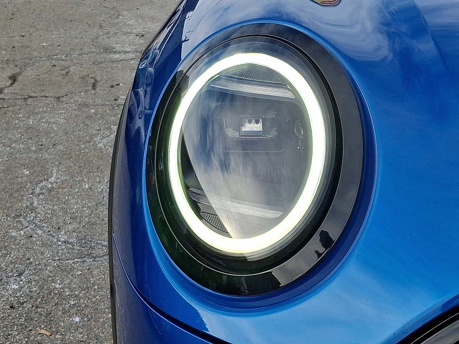 Certified 2025 MINI Cooper S image 9