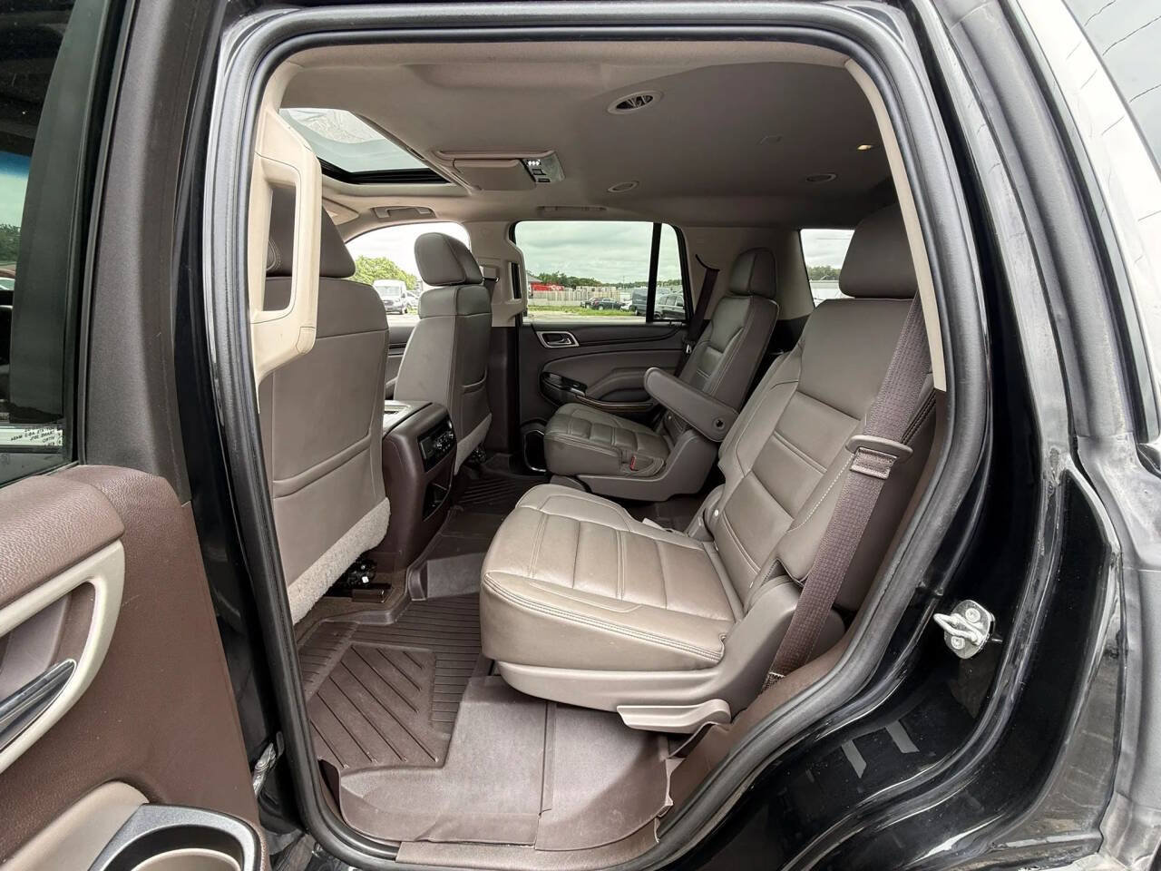 Used 2018 GMC Yukon Denali w/ Denali Ultimate Package AWD/4WD image 8