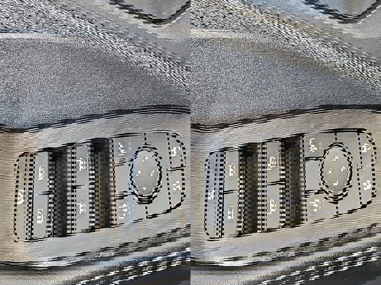 Used 2023 Nissan Rogue SV AWD/4WD image 32