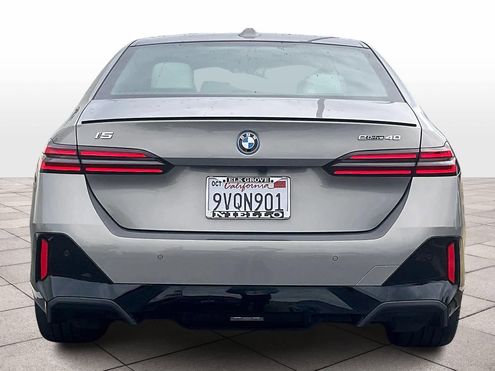 Used 2026 BMW i5 eDrive40 w/ M Sport Package image 6