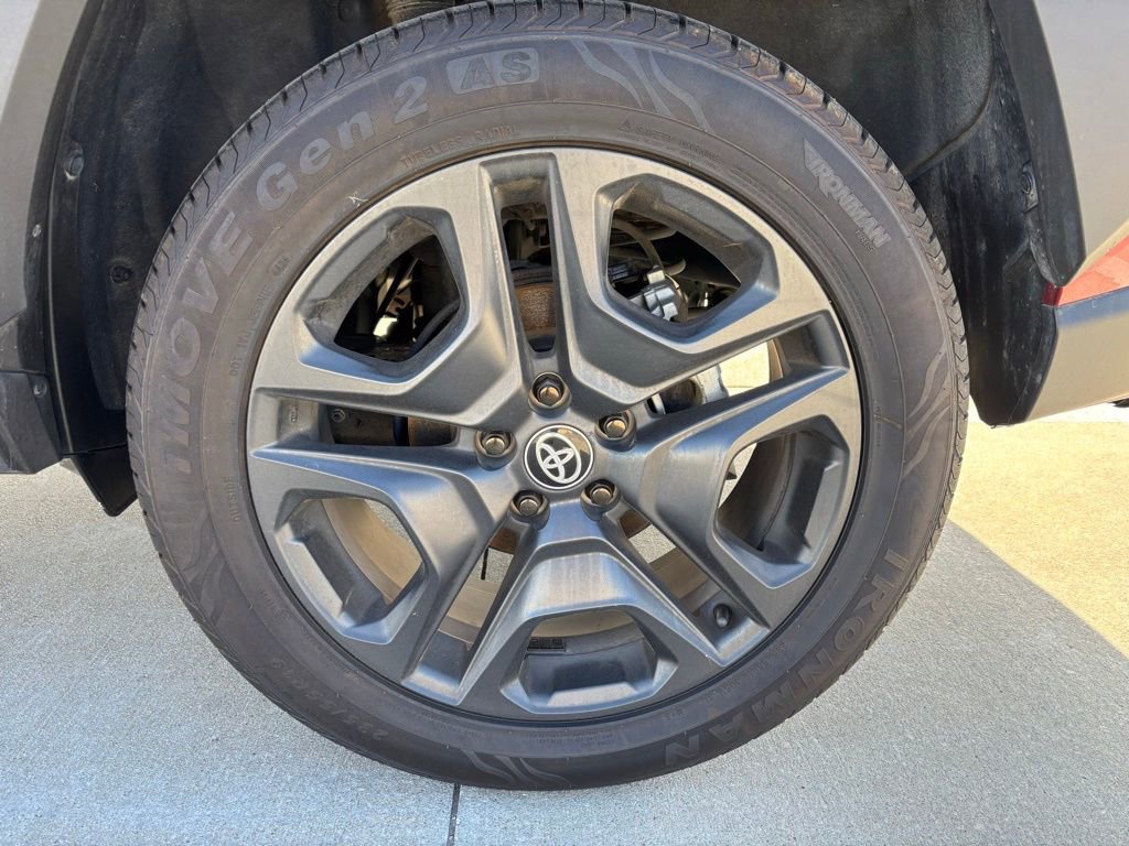 Used 2024 Toyota RAV4 Adventure image 9