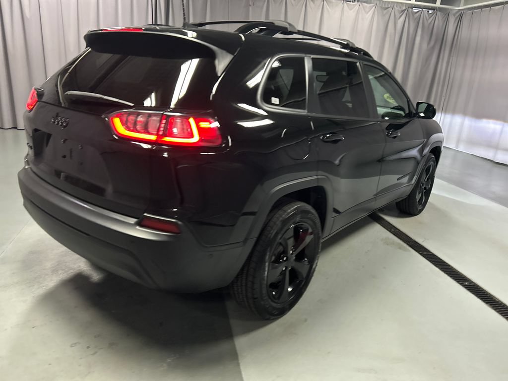 Used 2023 Jeep Cherokee Altitude Lux w/ Mopar Interior Package AWD/4WD image 7