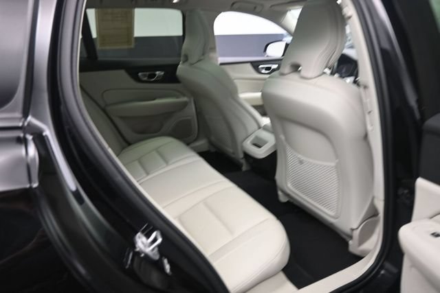 Used 2025 Volvo V60 B5 Cross Country Plus AWD/4WD image 26