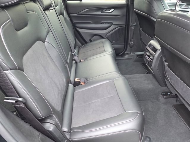 Used 2024 Jeep Grand Cherokee Altitude AWD/4WD image 5