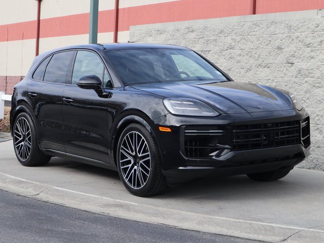 New 2025 Porsche Cayenne Turbo image 2