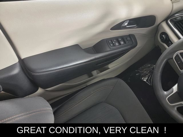 Used 2017 Chrysler Pacifica Touring Plus w/ Tire & Wheel Group FWD image 30