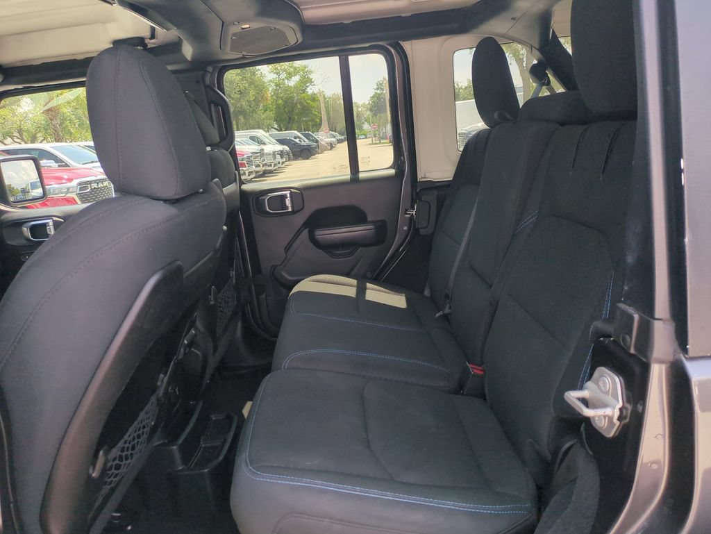 Used 2024 Jeep Wrangler Unlimited Rubicon 4xe AWD/4WD image 15