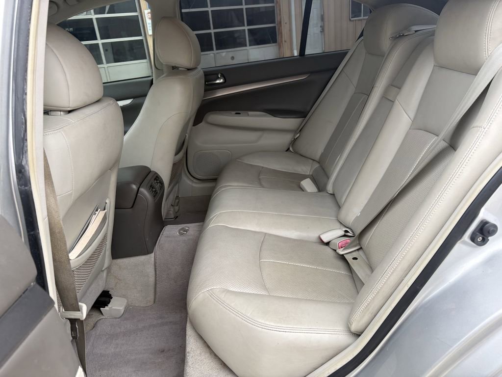 Used 2011 INFINITI G37 Journey RWD image 21