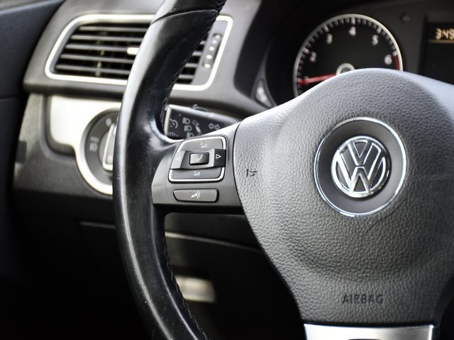 Used 2015 Volkswagen Passat 1.8T Limited Edition image 20