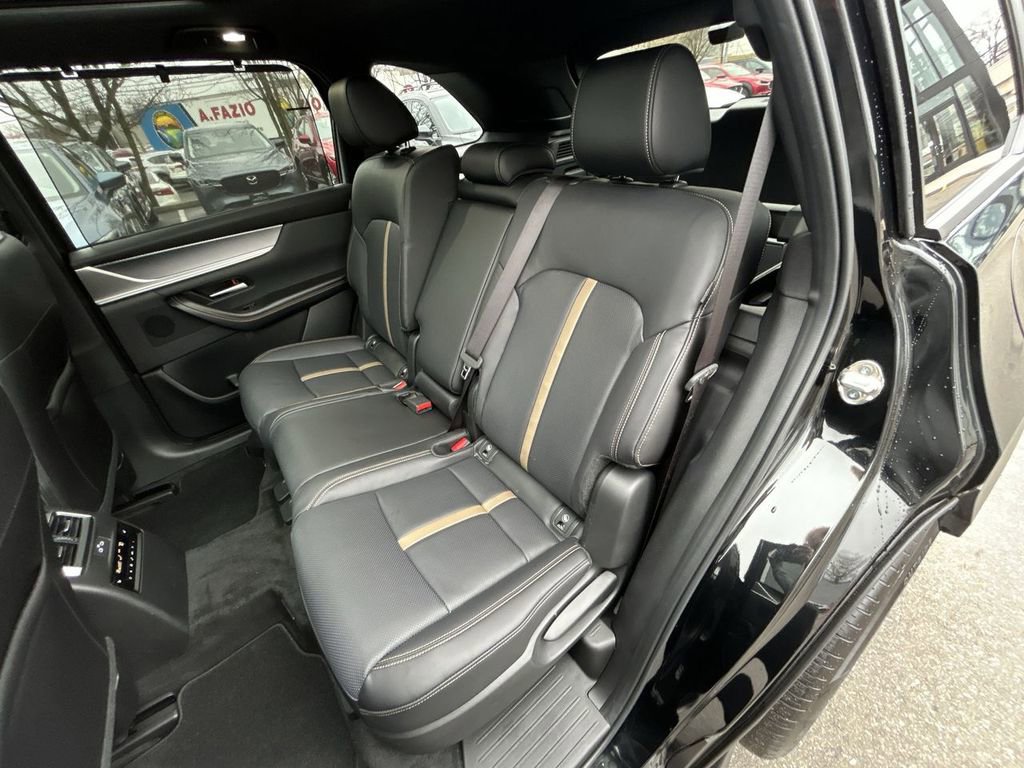 Certified 2025 MAZDA CX-70 Plug-In Hybrid w/ Premium Plus image 23