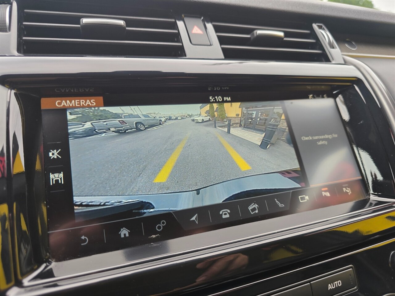 Used 2019 Land Rover Discovery HSE AWD/4WD image 10