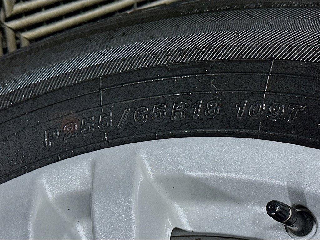 Used 2023 Ford Explorer XLT image 33