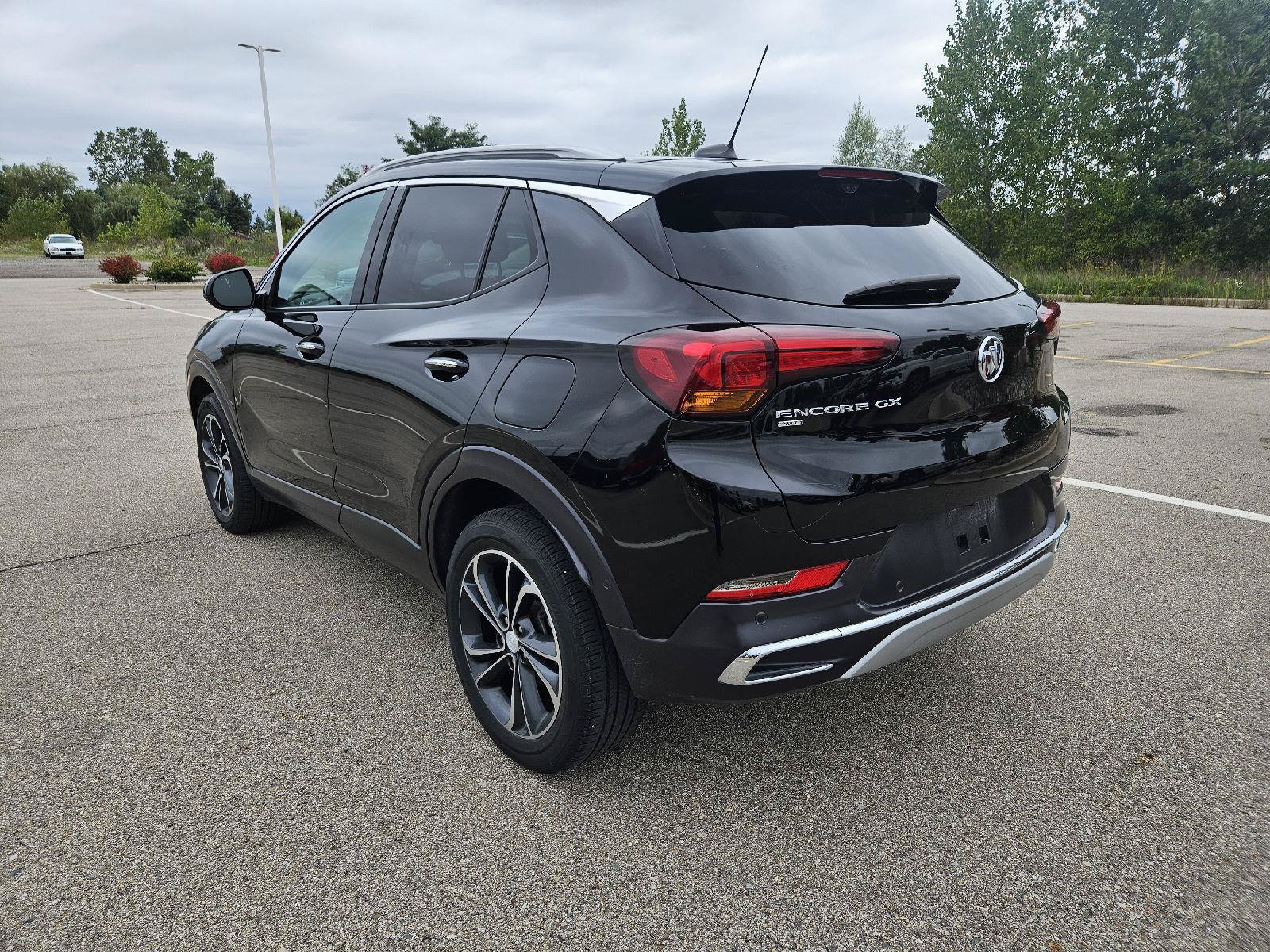 Used 2023 Buick Encore GX Essence w/ Advanced Technology Package AWD/4WD image 5