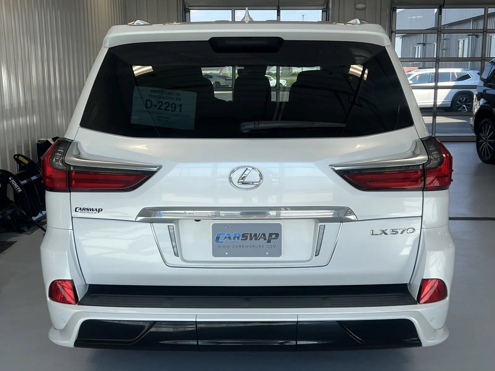 Used 2021 Lexus LX 570 4WD w/ Sport Package image 4