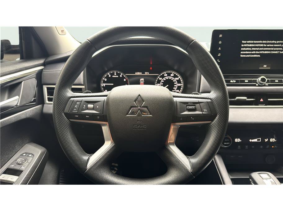 Used 2026 Mitsubishi Outlander ES FWD image 28