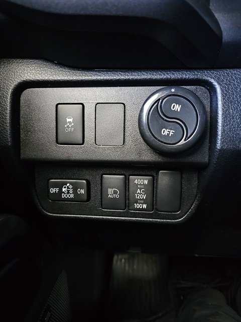 Used 2020 Toyota Tacoma 2WD Double Cab image 34