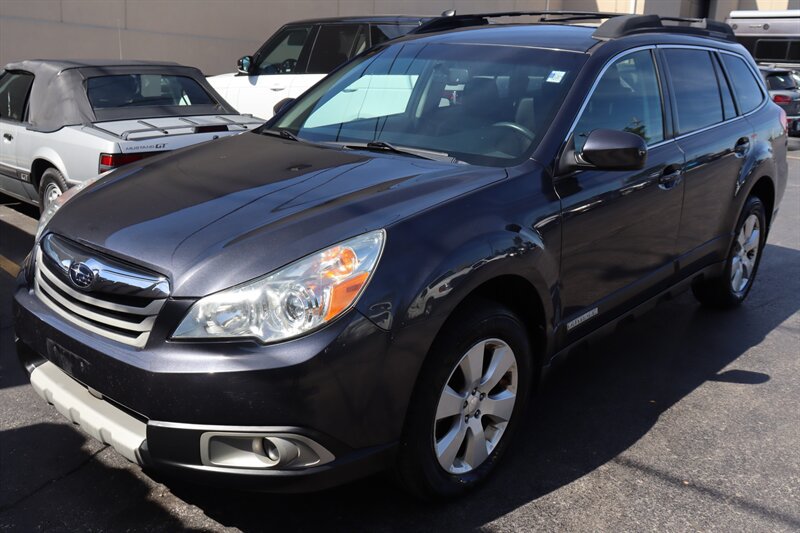 Used 2011 Subaru Outback 2.5i Limited AWD/4WD image 3