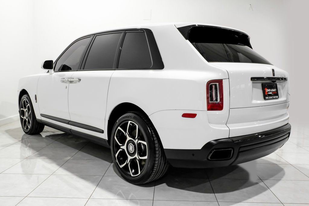 Used 2022 Rolls-Royce Cullinan Black Badge AWD/4WD image 10