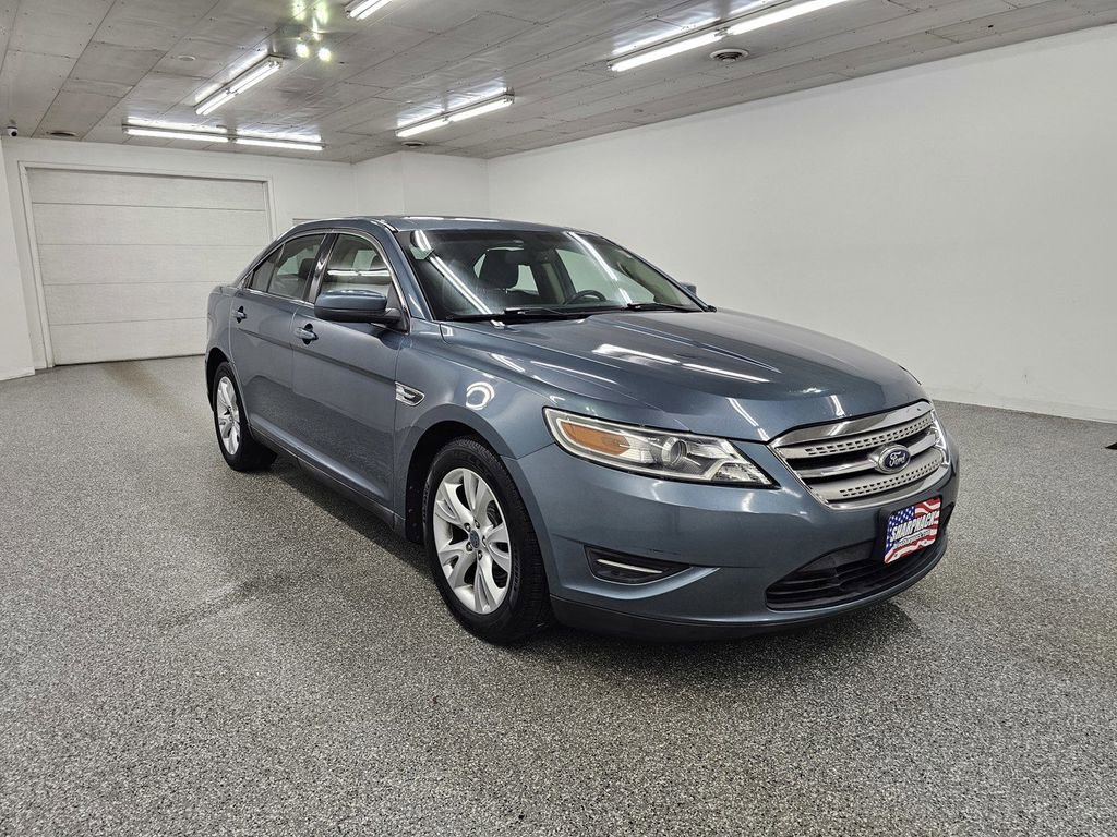 Used 2010 Ford Taurus SEL image 3