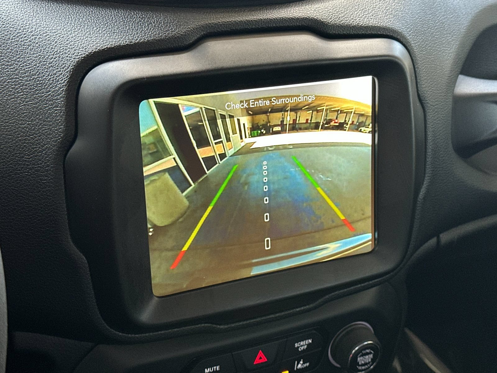 Used 2022 Jeep Renegade Latitude AWD/4WD image 18