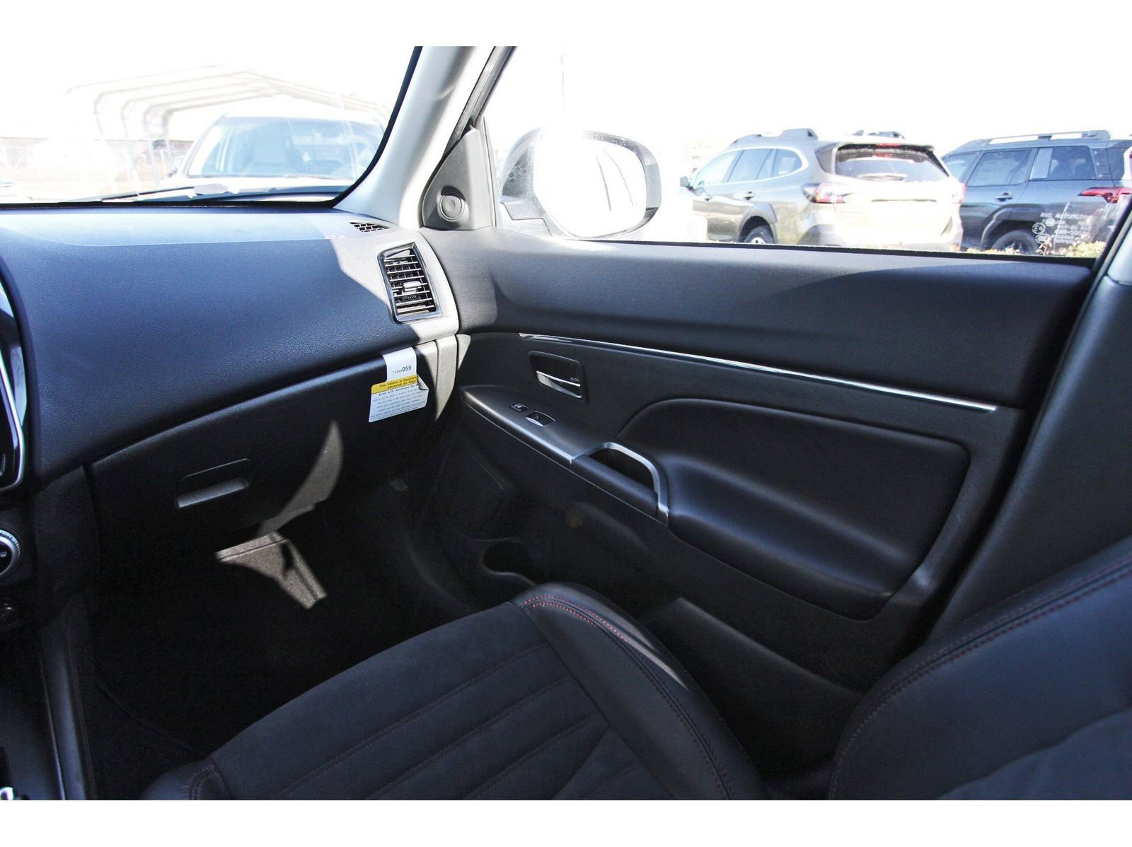 Used 2024 Mitsubishi Outlander Sport LE image 9