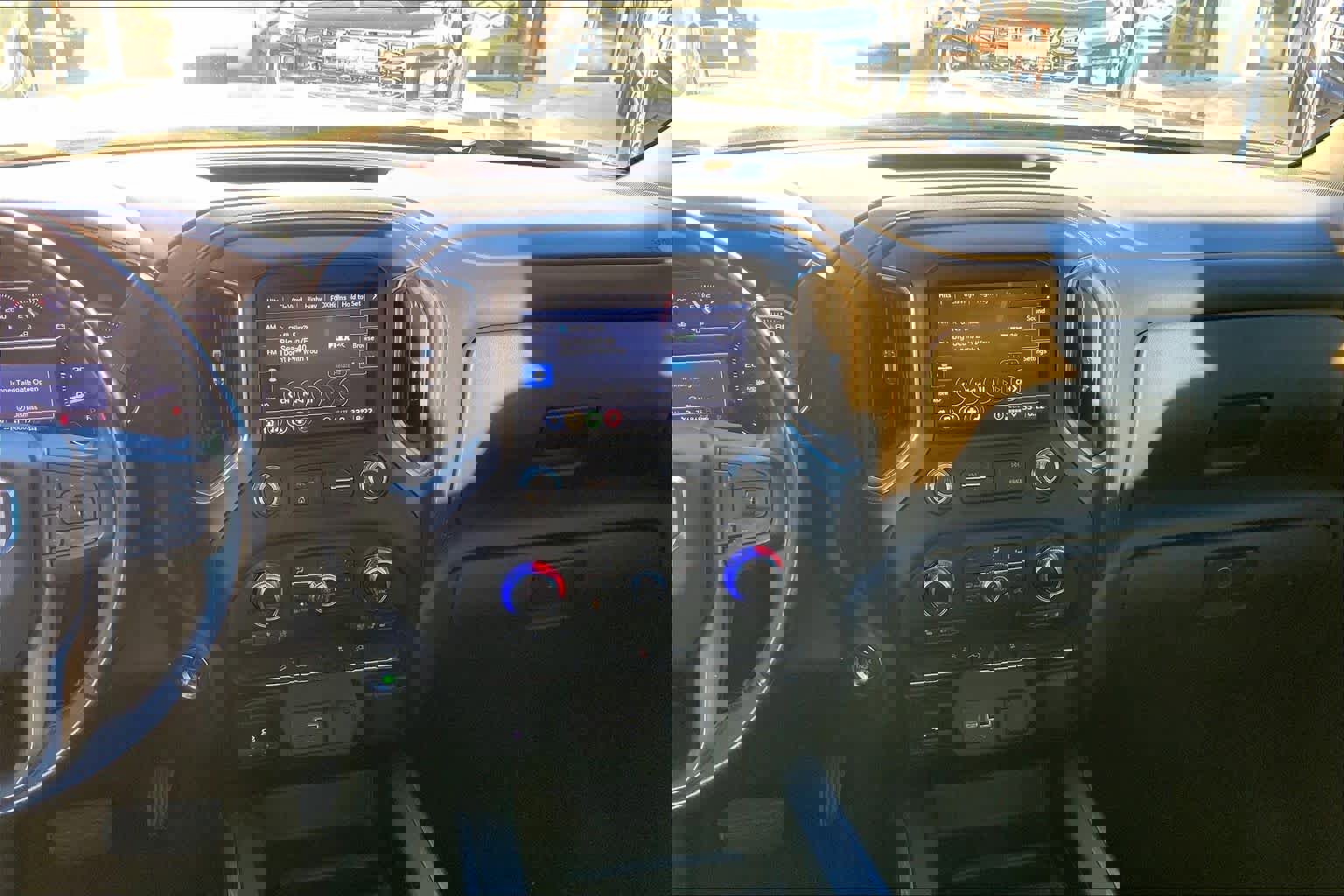 Used 2022 GMC Sierra 2500 AT4 w/ Gooseneck/5TH Wheel Package image 6