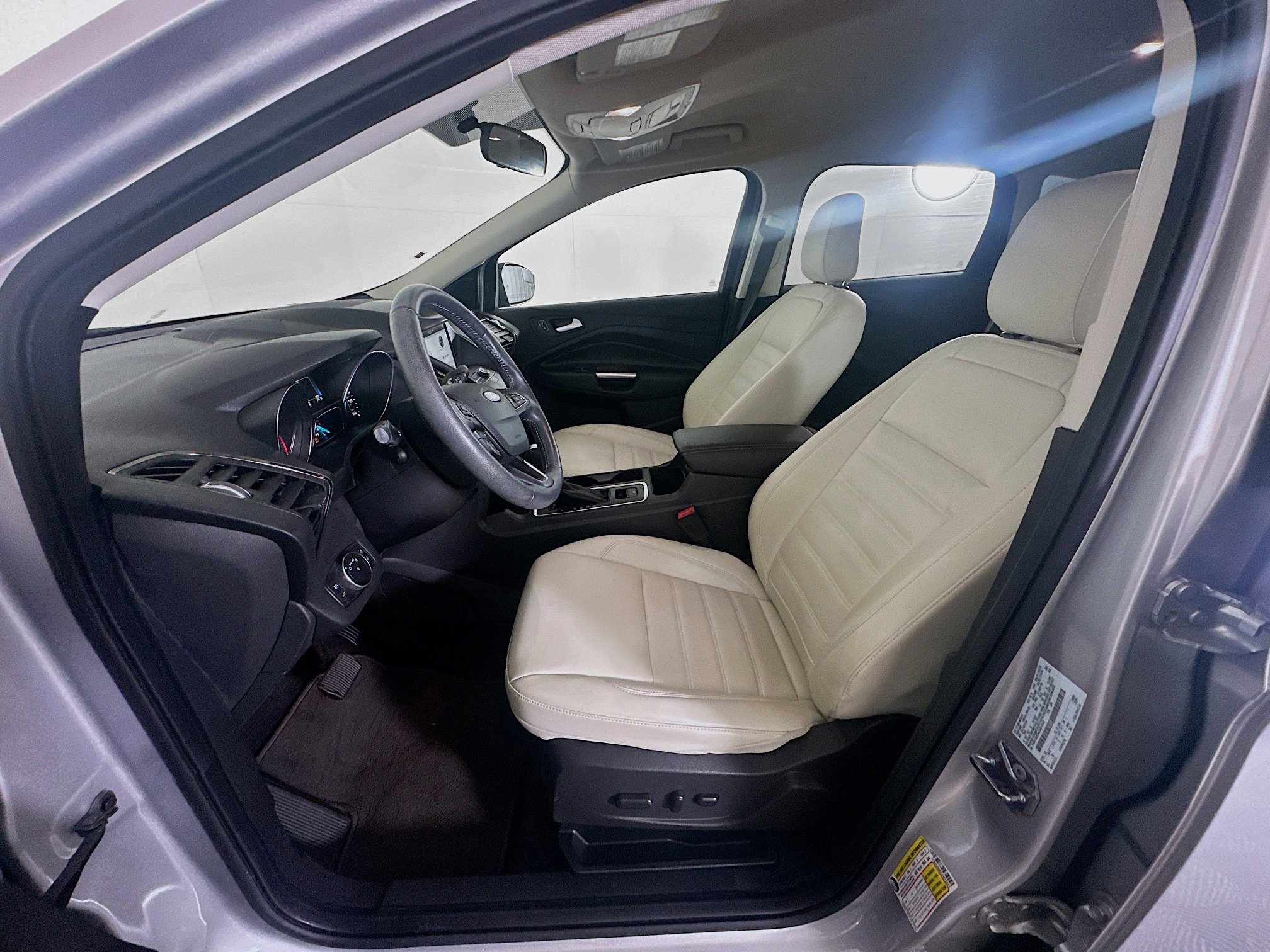 Used 2018 Ford Escape SEL w/ SEL Sport Appearance Package FWD image 13