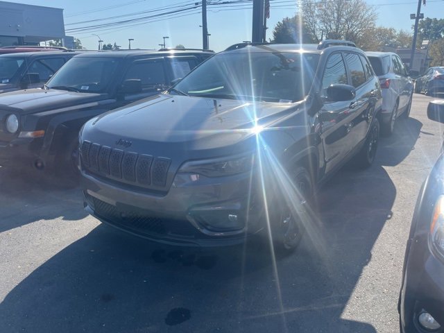 Used 2023 Jeep Cherokee Altitude Lux
