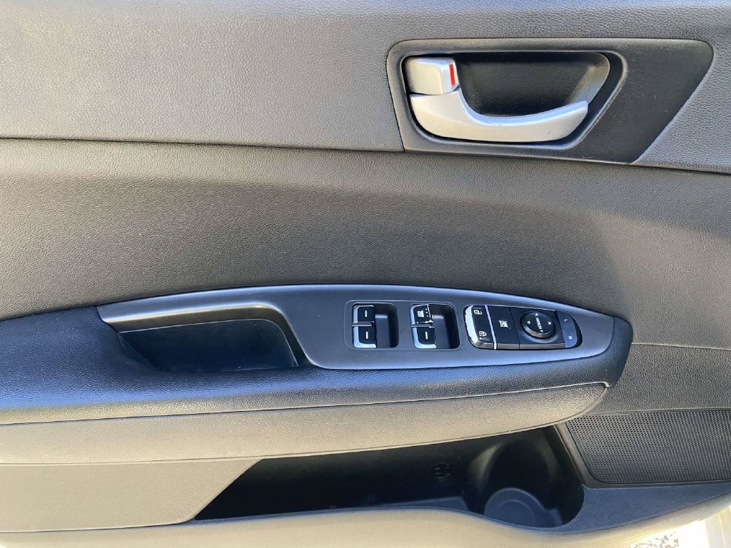 Used 2019 Kia Optima LX FWD image 14