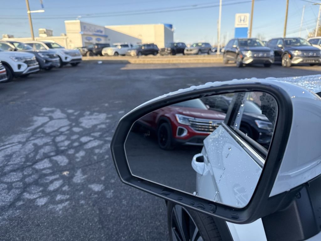 New 2025 Volkswagen Taos SE AWD/4WD image 23