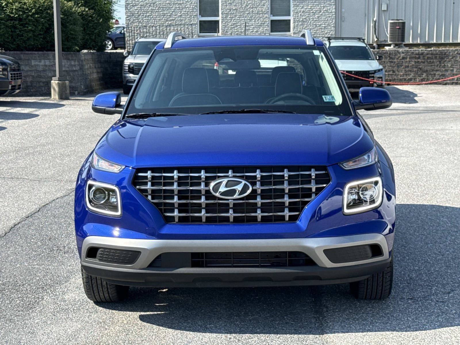 Certified 2025 Hyundai Venue Limited FWD image 29