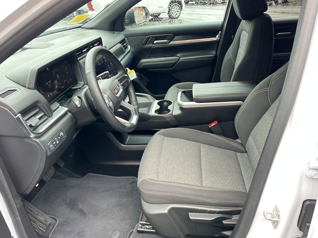 Used 2025 GMC Terrain Elevation image 9