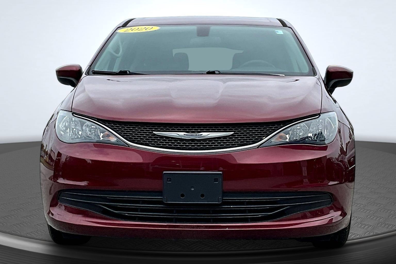 Used 2020 Chrysler Voyager LX FWD image 2