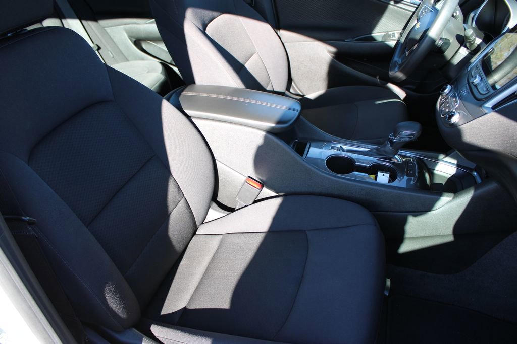 Used 2024 Chevrolet Malibu LT image 19