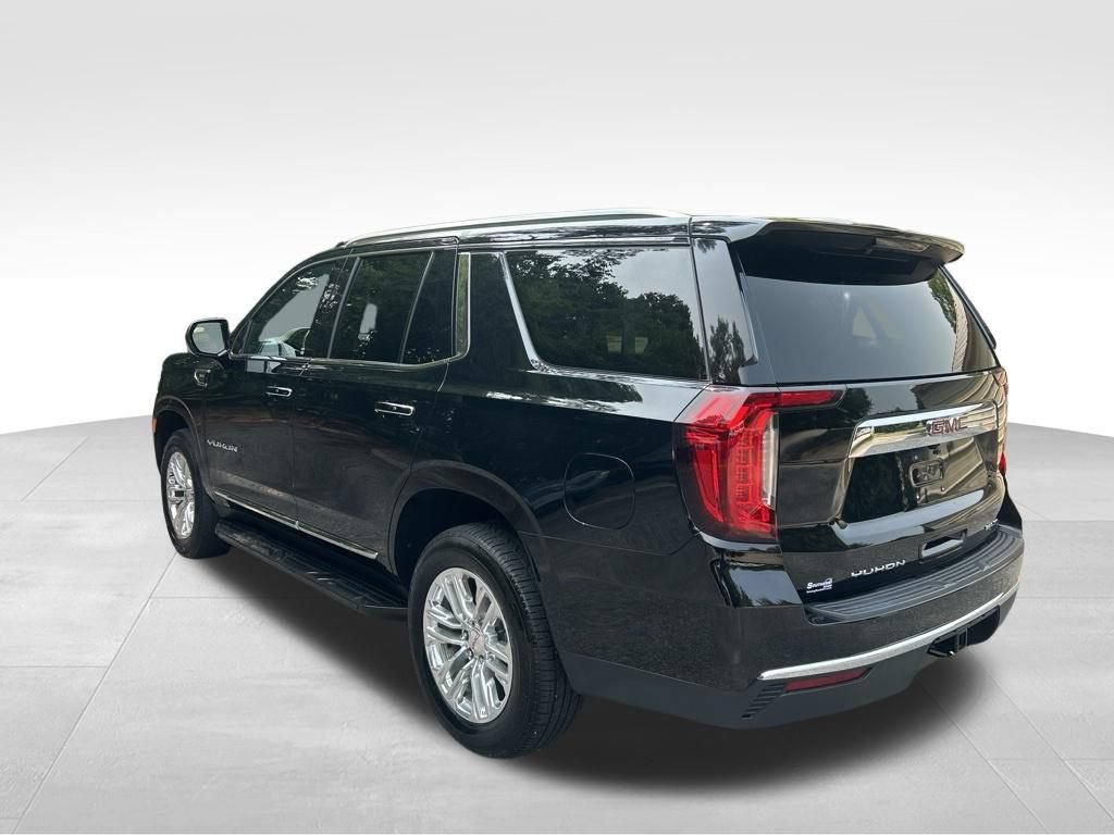 Used 2024 GMC Yukon SLT RWD image 3