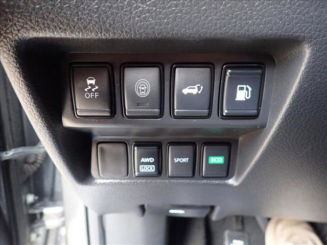 Used 2019 Nissan Rogue SV image 25