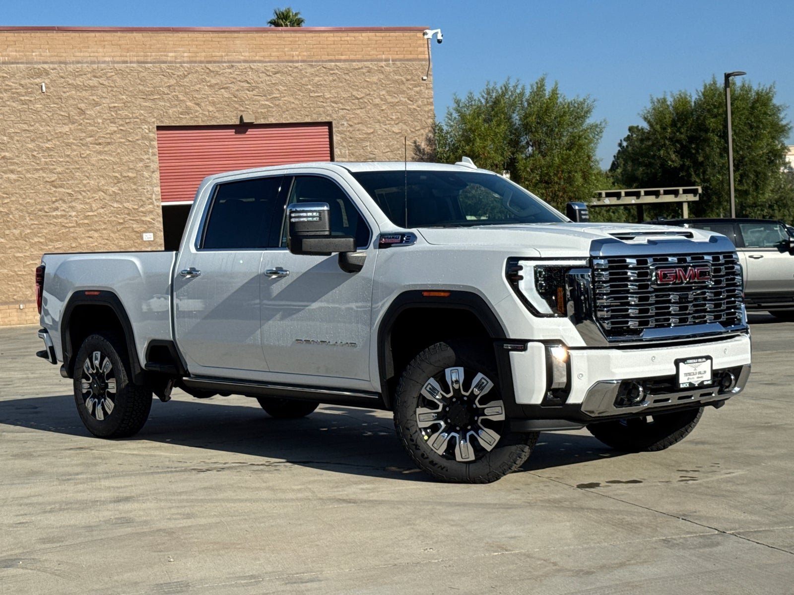 New 2026 GMC Sierra 2500 Denali w/ Denali Reserve Package AWD/4WD image 2