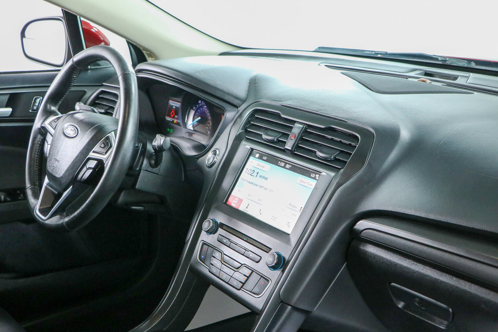 Used 2018 Ford Fusion SE w/ Equipment Group 201A FWD image 25