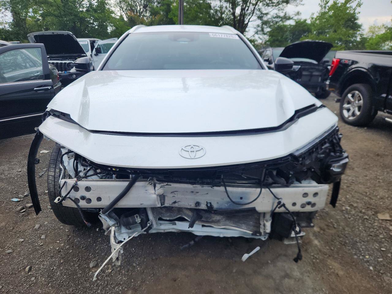 Used 2025 Toyota Crown Signia AWD/4WD image 2