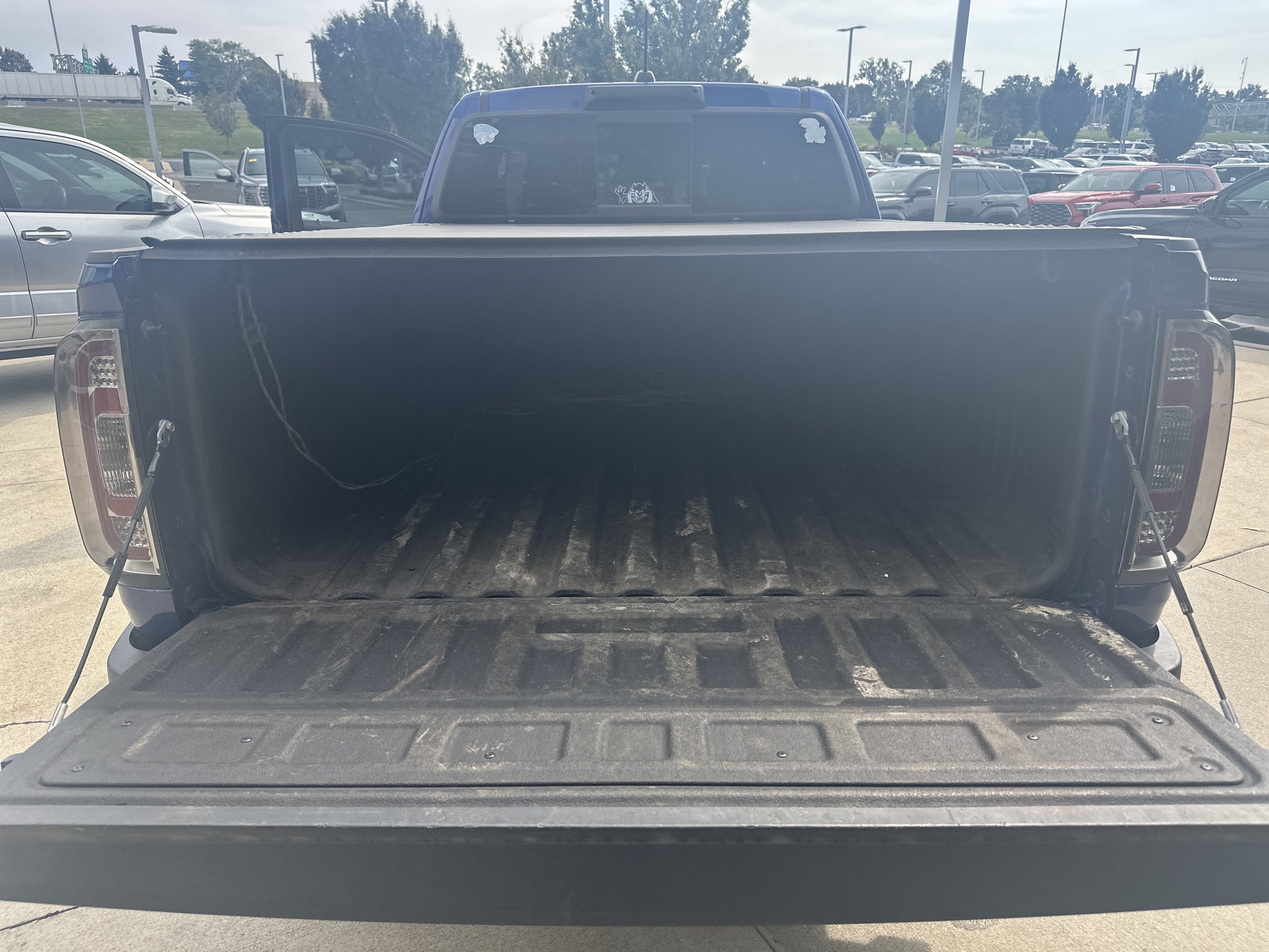Used 2016 Chevrolet Colorado Z71 AWD/4WD image 31