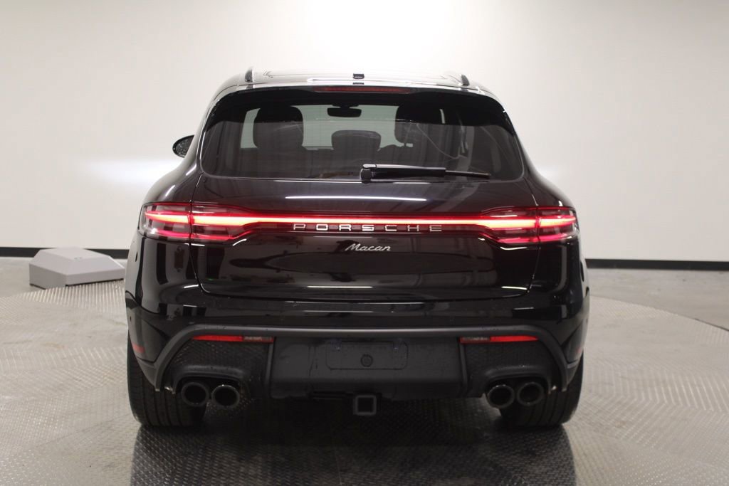Certified 2022 Porsche Macan AWD/4WD image 6