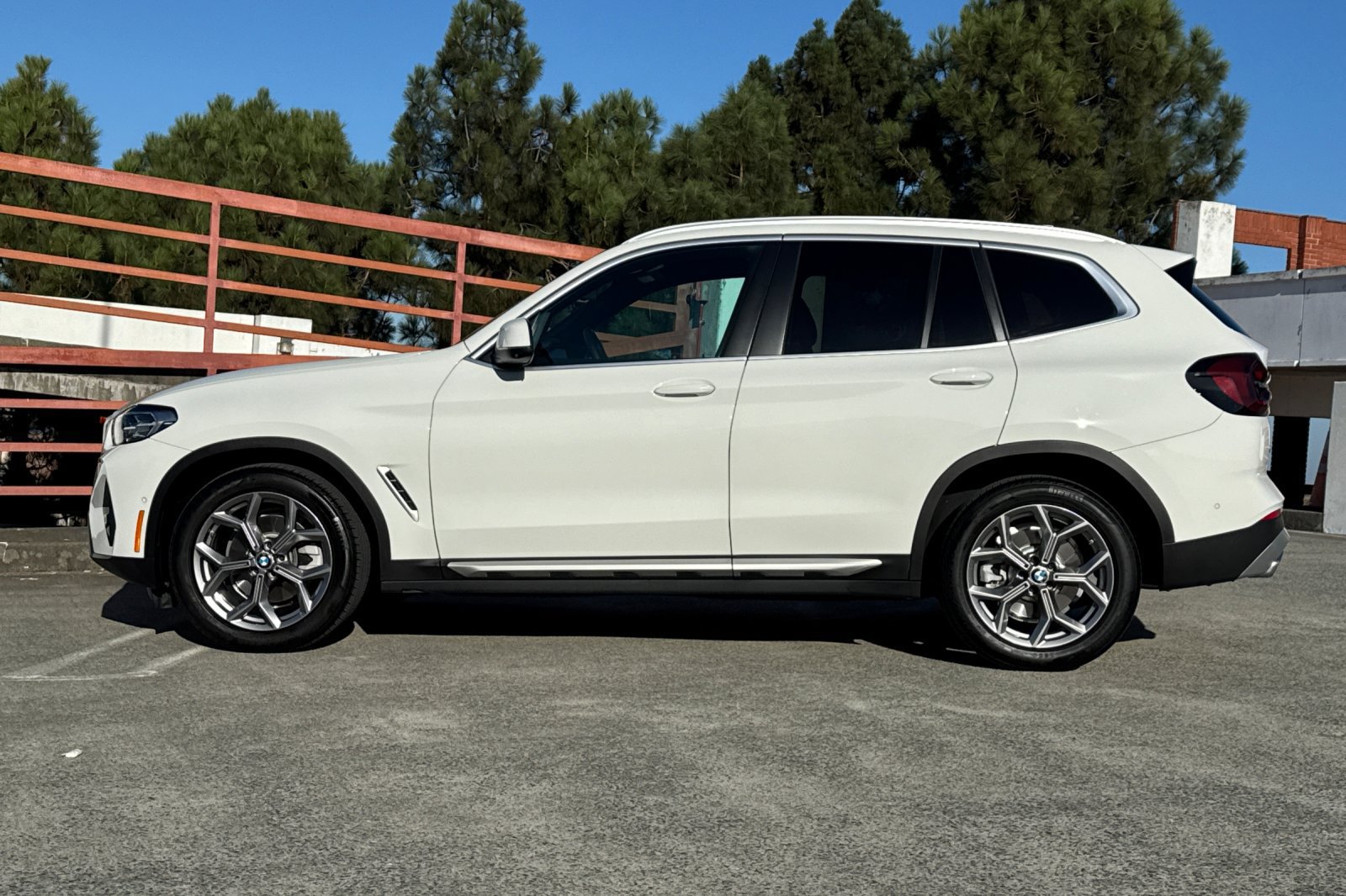 Used 2024 BMW X3 sDrive30i w/ Parking Assistance Package RWD image 7