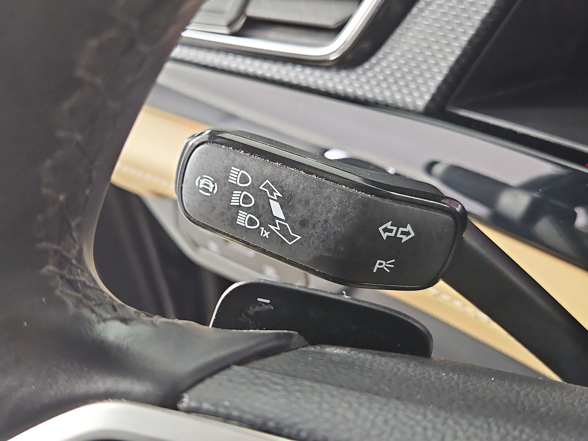 Used 2024 Volkswagen Atlas Cross Sport SEL R-Line AWD/4WD image 28
