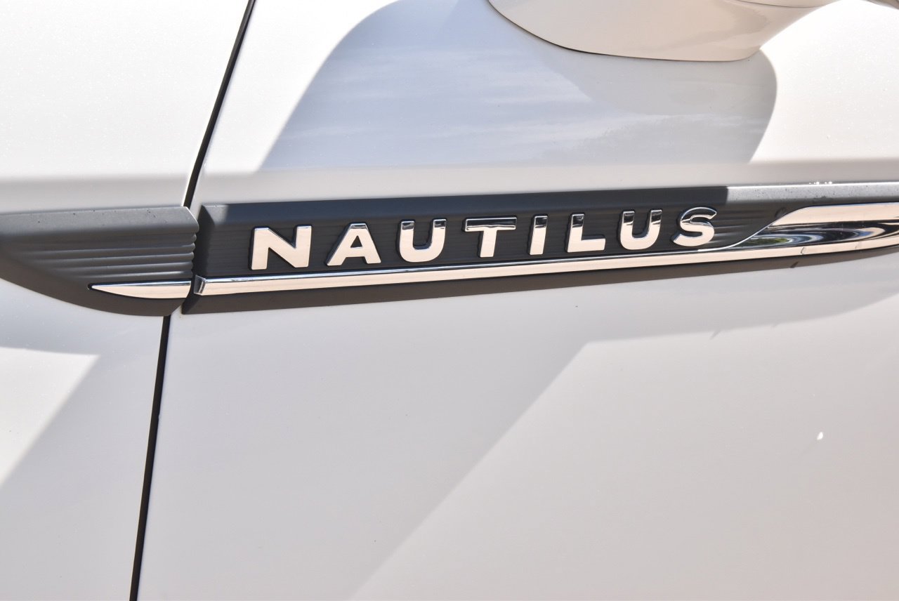 Used 2022 Lincoln Nautilus FWD w/ Premium Package image 38