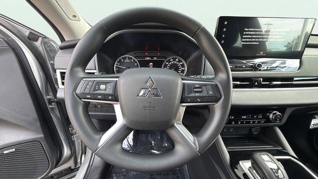 New 2026 Mitsubishi Outlander ES image 15